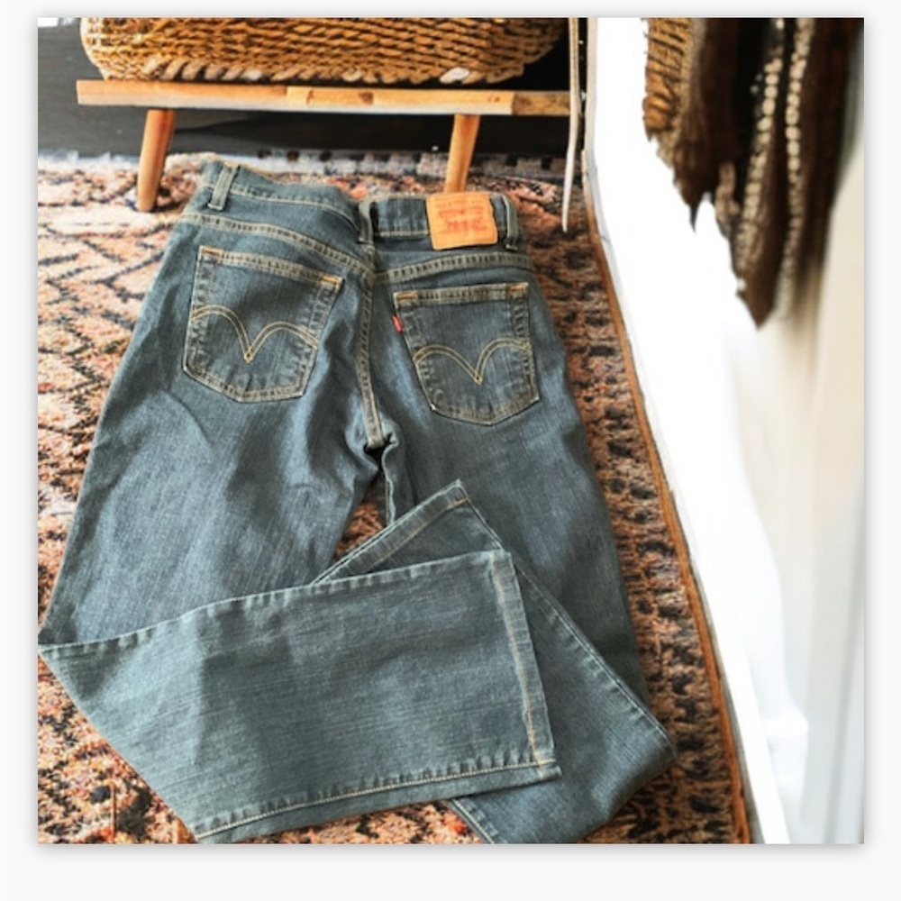 Leviโs Modern Classic Relaxed BootCut Jean -Size 6-Inseam 29-EUC -โ๏ธ๐ธ๐โโ - Picture 4 of 11